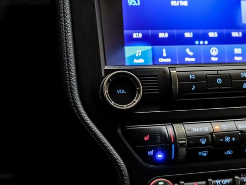 Used 2021 Ford Mustang Shelby GT500 w/ Technology Package image 70