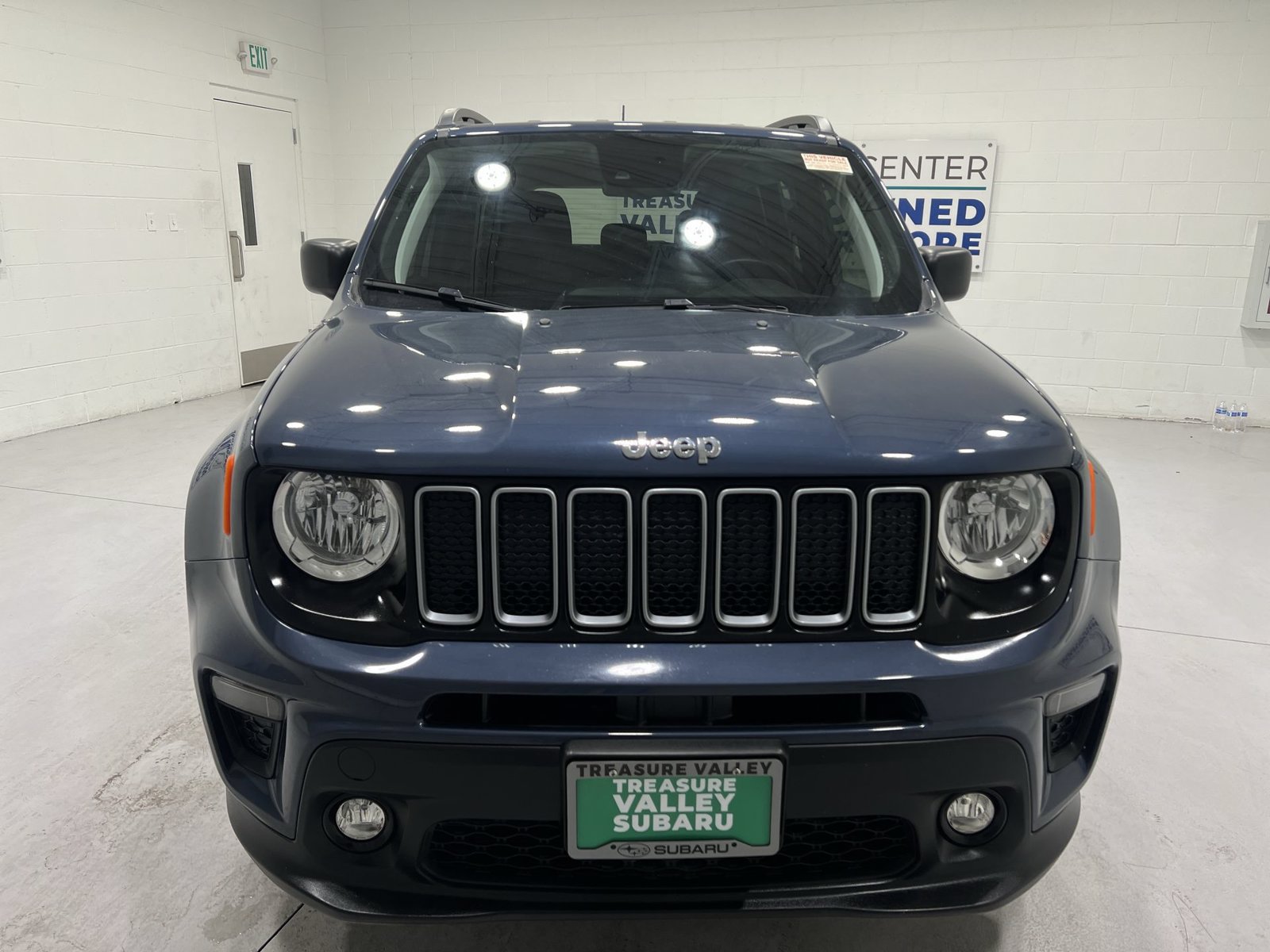 Used 2023 Jeep Renegade Latitude w/ Premium Group AWD/4WD image 3