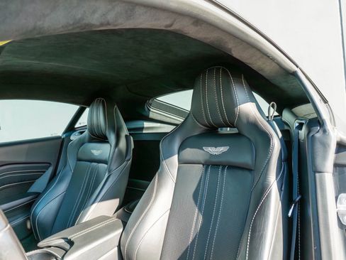 Used 2019 Aston Martin V8 Vantage Coupe image 52
