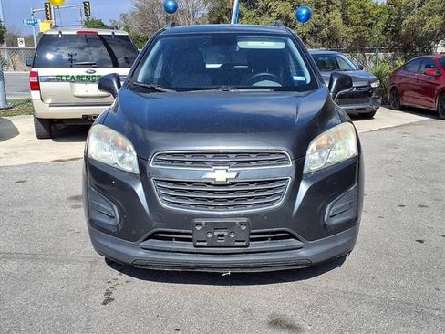 Used 2016 Chevrolet Trax LT w/ LT Convenience Package FWD image 2