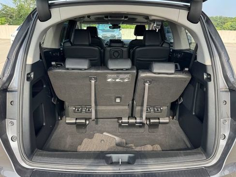Used 2023 Honda Odyssey Touring image 13