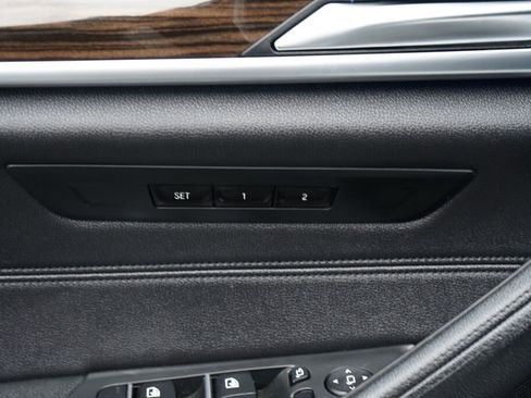 Used 2019 BMW 530e 530e iPerformance w/ Convenience Package image 18