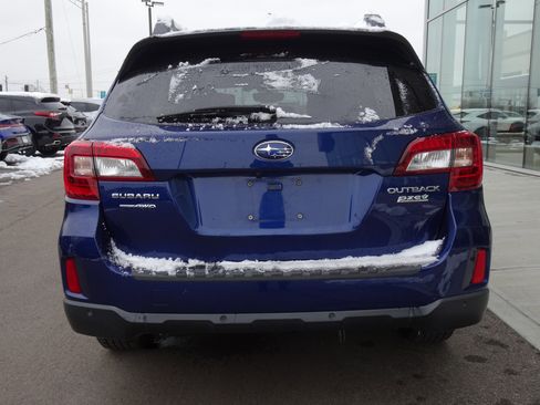 Used 2017 Subaru Outback 2.5i Limited image 4