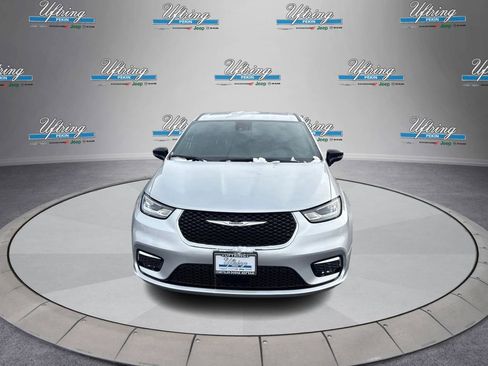 New 2026 Chrysler Pacifica Select image 8