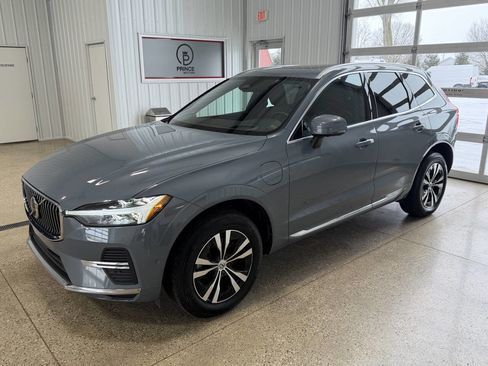 Used 2022 Volvo XC60 T8 Inscription Expression image 2