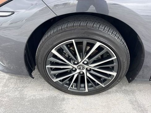 Certified 2025 Lexus ES 350 w/ Premium Package FWD image 10