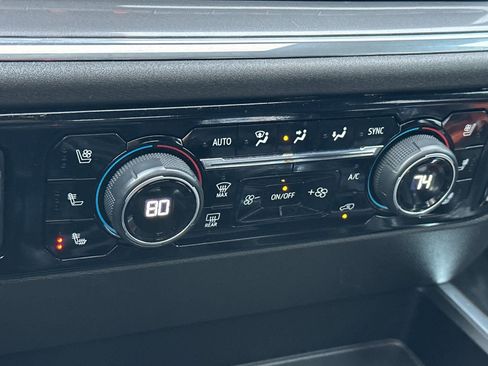 Used 2024 Chevrolet Silverado 1500 High Country w/ High Country Premium Package image 21