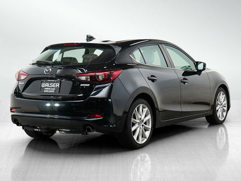 Used 2017 MAZDA MAZDA3 Grand Touring w/ Premium Equipment Package FWD image 5
