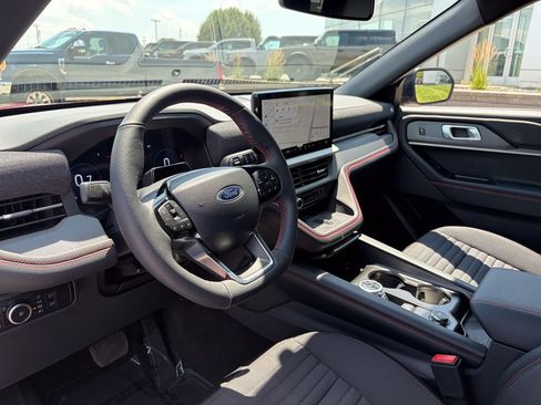 Used 2025 Ford Explorer ST-Line w/ Premium Package AWD/4WD image 9