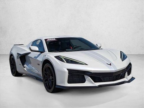 Used 2023 Chevrolet Corvette Z06 image 3