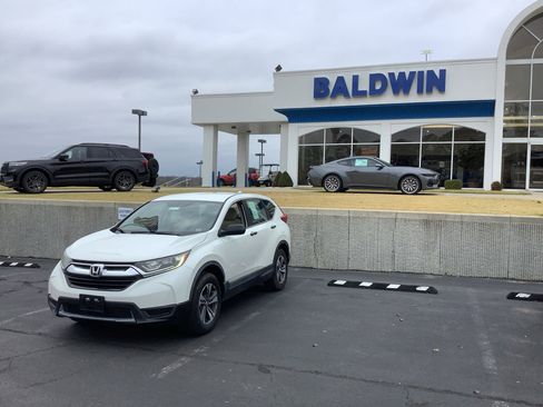 Used 2017 Honda CR-V LX image 3