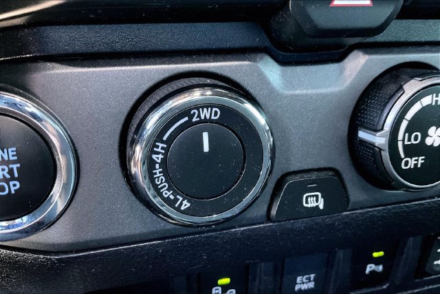 Used 2019 Toyota Tacoma TRD Sport w/ Technology Package AWD/4WD image 24