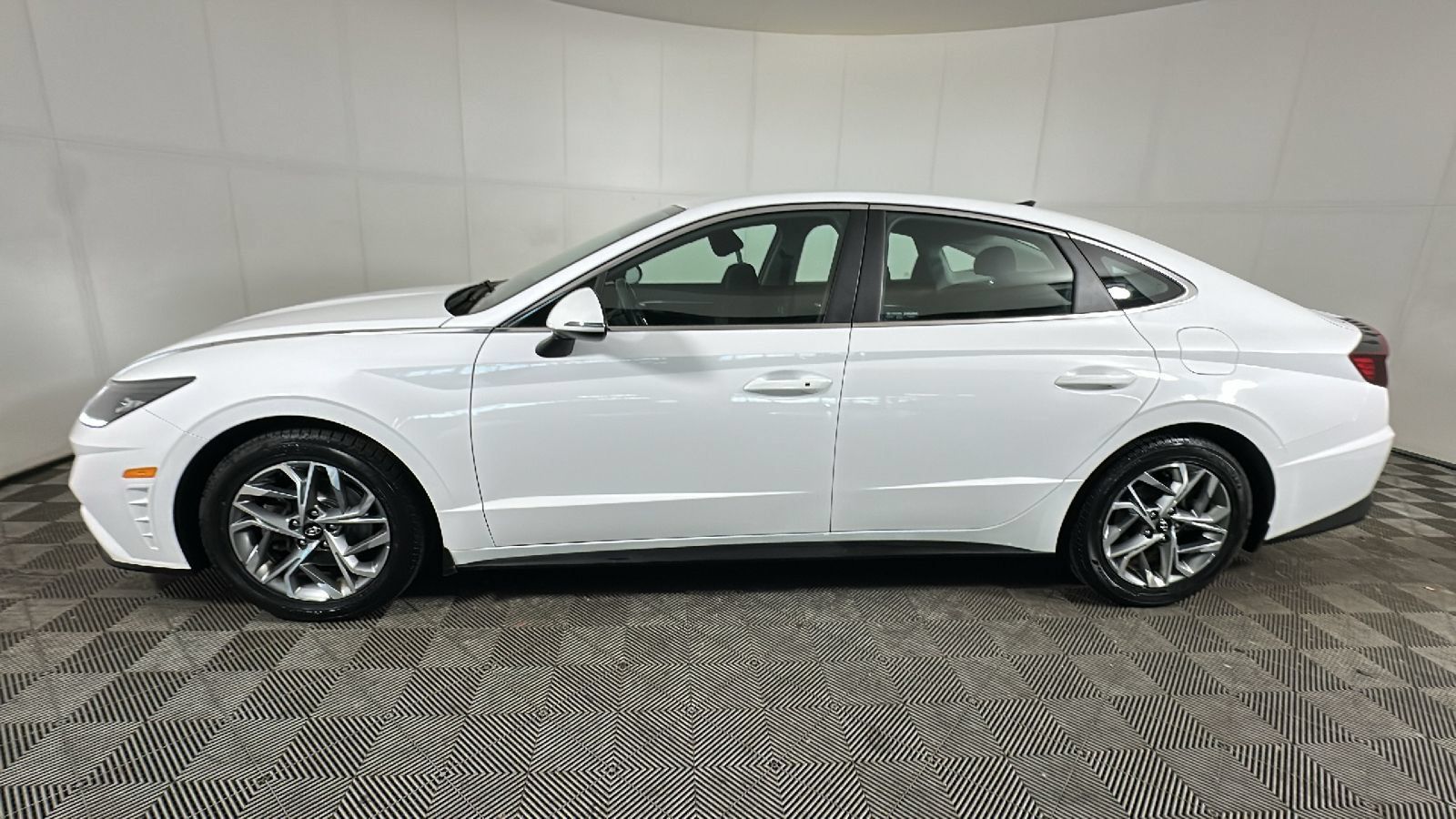 Used 2023 Hyundai Sonata SEL w/ Cargo Package FWD image 7