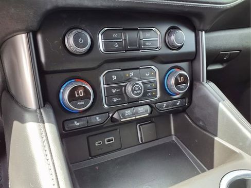 Used 2021 Chevrolet Tahoe Z71 AWD/4WD image 21