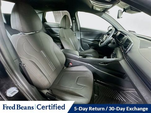 Certified 2025 Hyundai Elantra Sport image 27