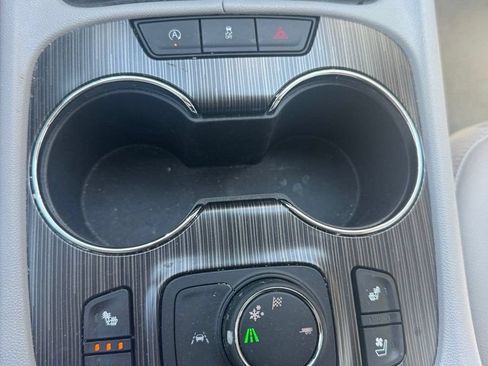Certified 2023 GMC Acadia SLT w/ Technology Package FWD image 18