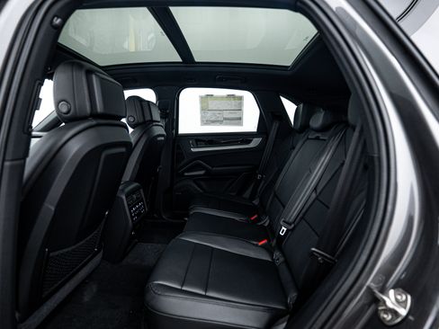 New 2025 Porsche Cayenne E-Hybrid image 20