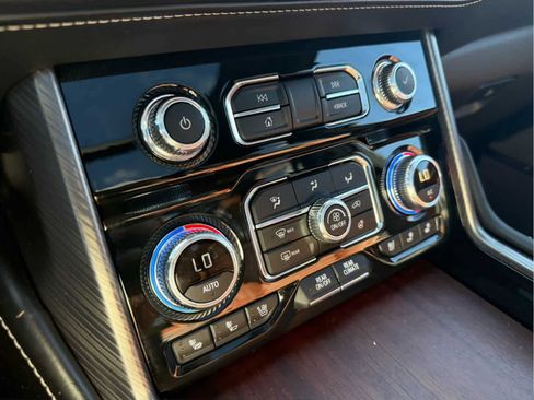 Used 2024 GMC Yukon Denali Ultimate image 19