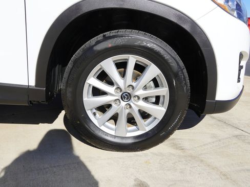 Used 2016 MAZDA CX-5 Touring image 10