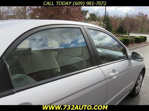 Used 2006 Kia Spectra EX image 15