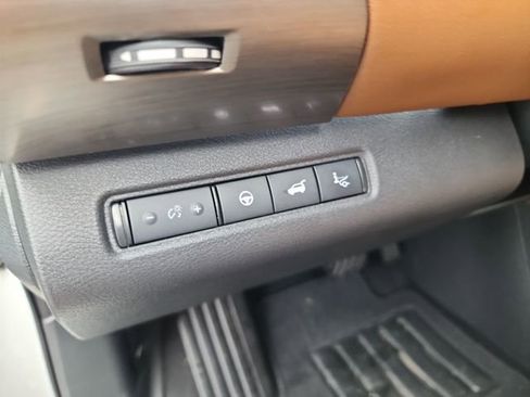 Used 2024 Nissan Pathfinder Platinum w/ Cargo Package image 11