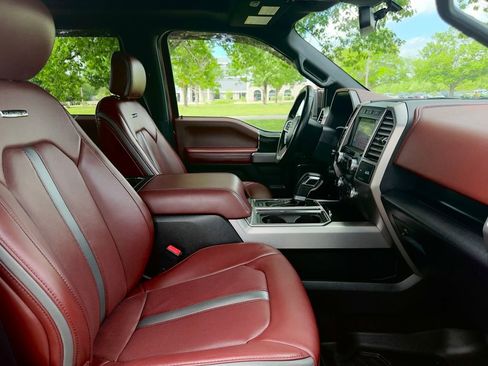 Used 2019 Ford F150 Platinum w/ Equipment Group 701A Luxury AWD/4WD image 28