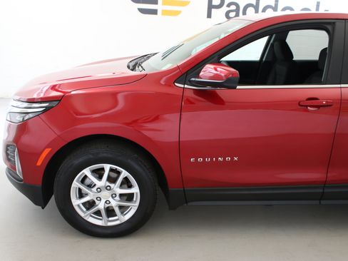 Used 2024 Chevrolet Equinox LT w/ LPO, Floor Liner Package AWD/4WD image 4