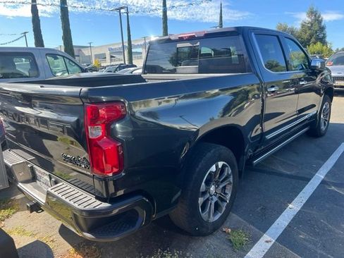 Used 2023 Chevrolet Silverado 1500 High Country w/ Technology Package AWD/4WD image 7