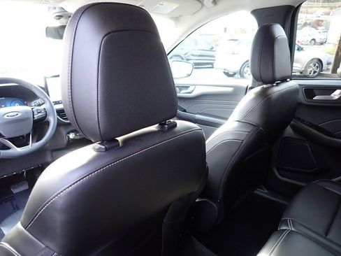 Certified 2023 Ford Escape Platinum image 17