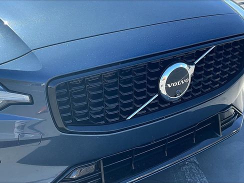 Used 2024 Volvo S60 B5 Plus image 33