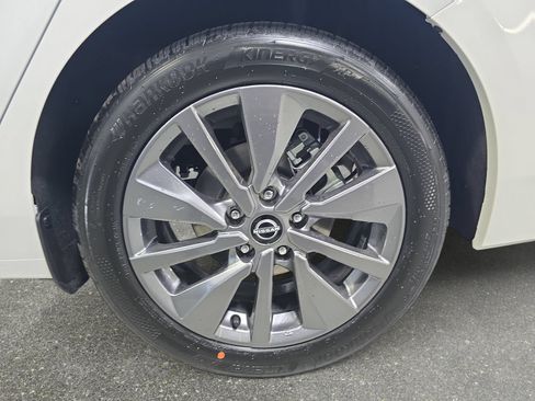 New 2026 Nissan Sentra SL w/ Floor Mat Package FWD image 29