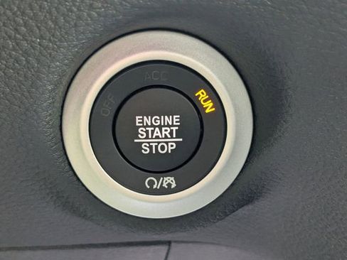 New 2026 Chrysler Pacifica Select image 25