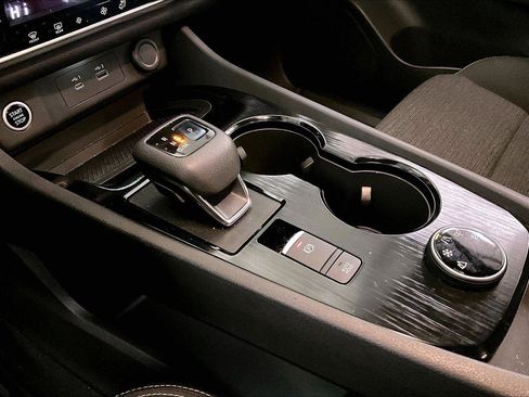 Used 2021 Nissan Rogue SV image 16