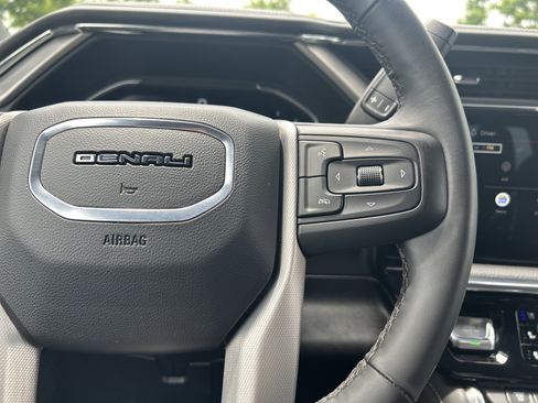 Used 2025 GMC Sierra 3500 Denali w/ Denali Reserve Package AWD/4WD image 19