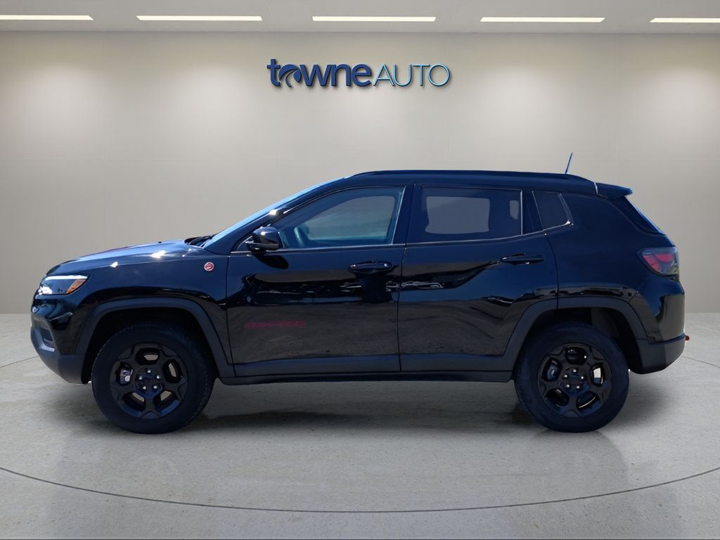 Used 2023 Jeep Compass Trailhawk w/ Trailhawk Elite Group AWD/4WD image 3