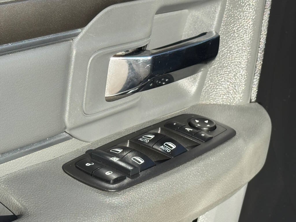 Used 2016 RAM 1500 Big Horn RWD image 6
