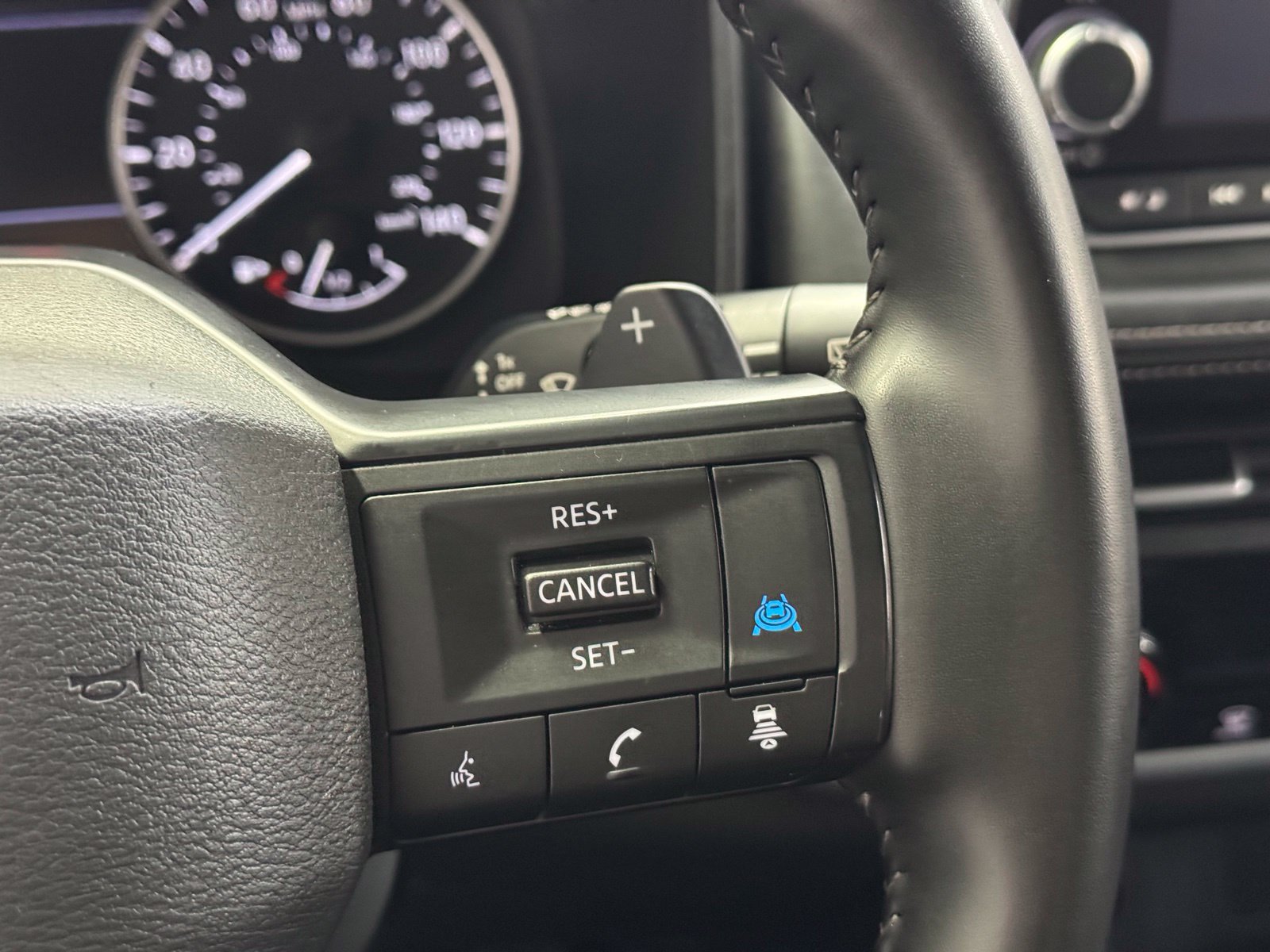 Certified 2025 Nissan Rogue SV AWD/4WD image 24