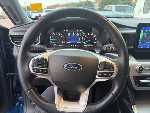 Used 2022 Ford Explorer XLT w/ Equipment Group 202A image 17
