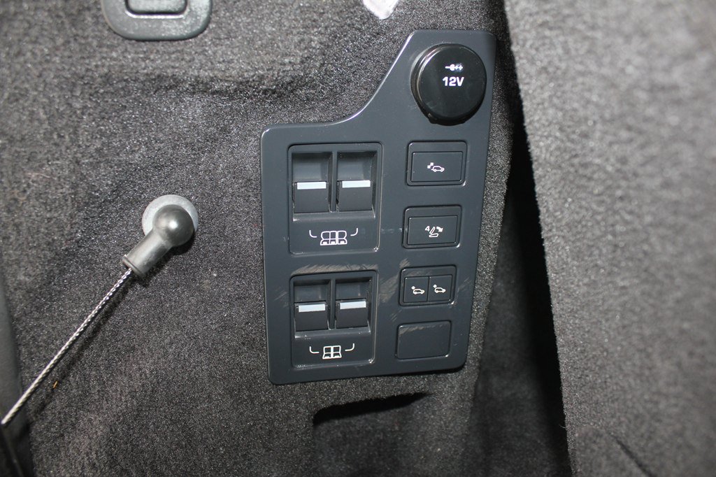 Used 2017 Land Rover Discovery HSE AWD/4WD image 50