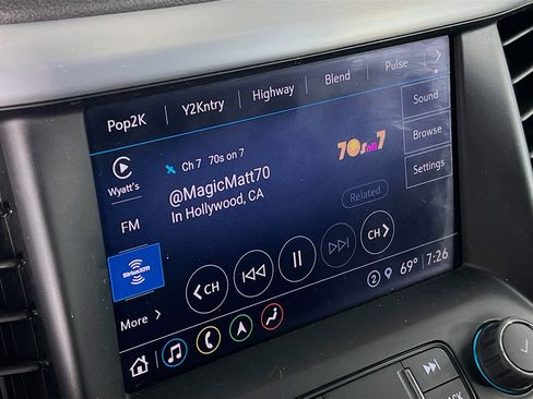 Used 2023 GMC Acadia SLT image 8