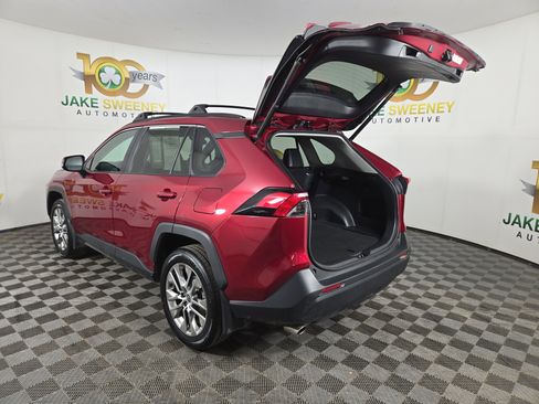 Used 2021 Toyota RAV4 XLE Premium AWD/4WD image 32