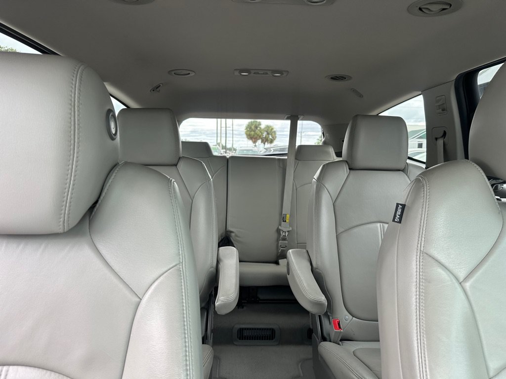 Used 2016 Chevrolet Traverse LT FWD image 17