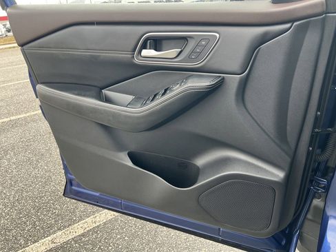 Used 2021 Nissan Rogue Platinum image 20