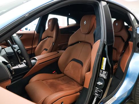 Used 2025 Ferrari Purosangue AWD/4WD image 10