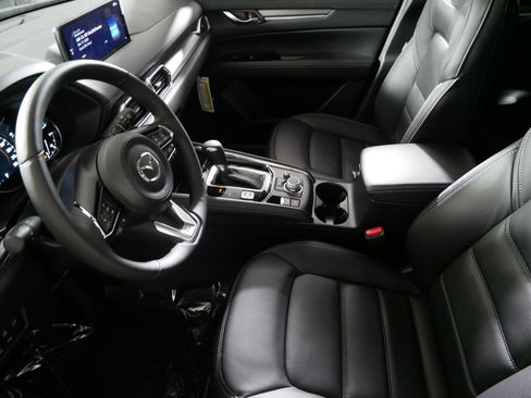 New 2025 MAZDA CX-5 AWD 2.5 S w/ Premium Plus Pkg image 4