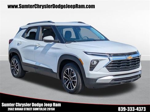Used 2024 Chevrolet TrailBlazer LT image 1