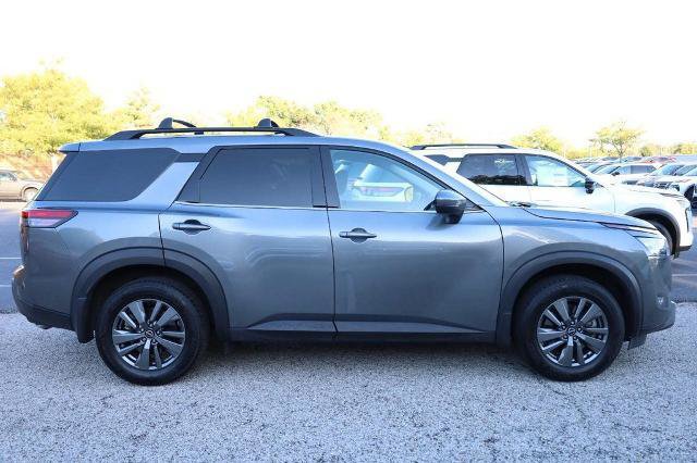 Certified 2025 Nissan Pathfinder SV w/ SV Premium Package FWD image 5