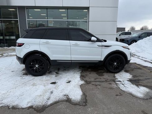 Used 2019 Land Rover Range Rover Evoque SE Premium image 30