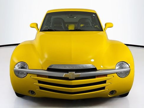 Used 2004 Chevrolet SSR RWD image 7