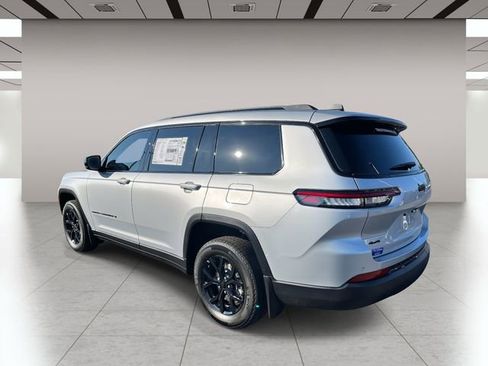 New 2025 Jeep Grand Cherokee L Altitude image 6